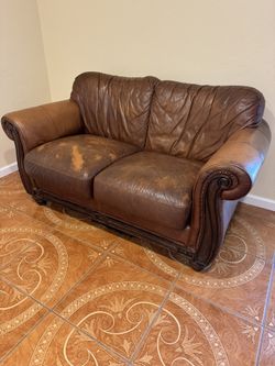 2 Seat Leather Couch 5ft x 3ft