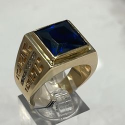 10k Onyx Stone Ring 6.2 Grams 