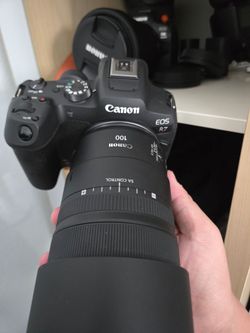 Canon rf 100mm f2.8 micro lens like new full box