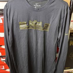 Nike Lebron Long Sleeve Gold Size Large Used Men’s Black 