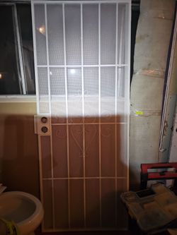 32×80 screen door right hand hinges if facing door from inside bottom left corner got small rip