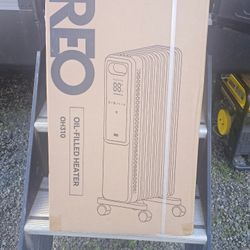 Dreo OH310 Oil-Filled Radiator Heater. 