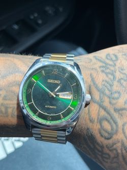 Seiko Men's Watch SNKN69 Automatic Green Dial Day Date Black two tone Strap 43mm