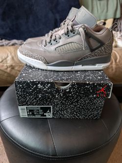 JORDAN SPIZIKE LOW "CAVE STONE" MEN'S SIZE 8 - PRE-OWNED, BARELY WORN
