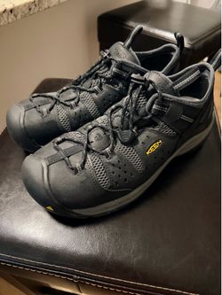 Keen composite toe sneakers