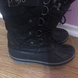 Snow Boots Size 4