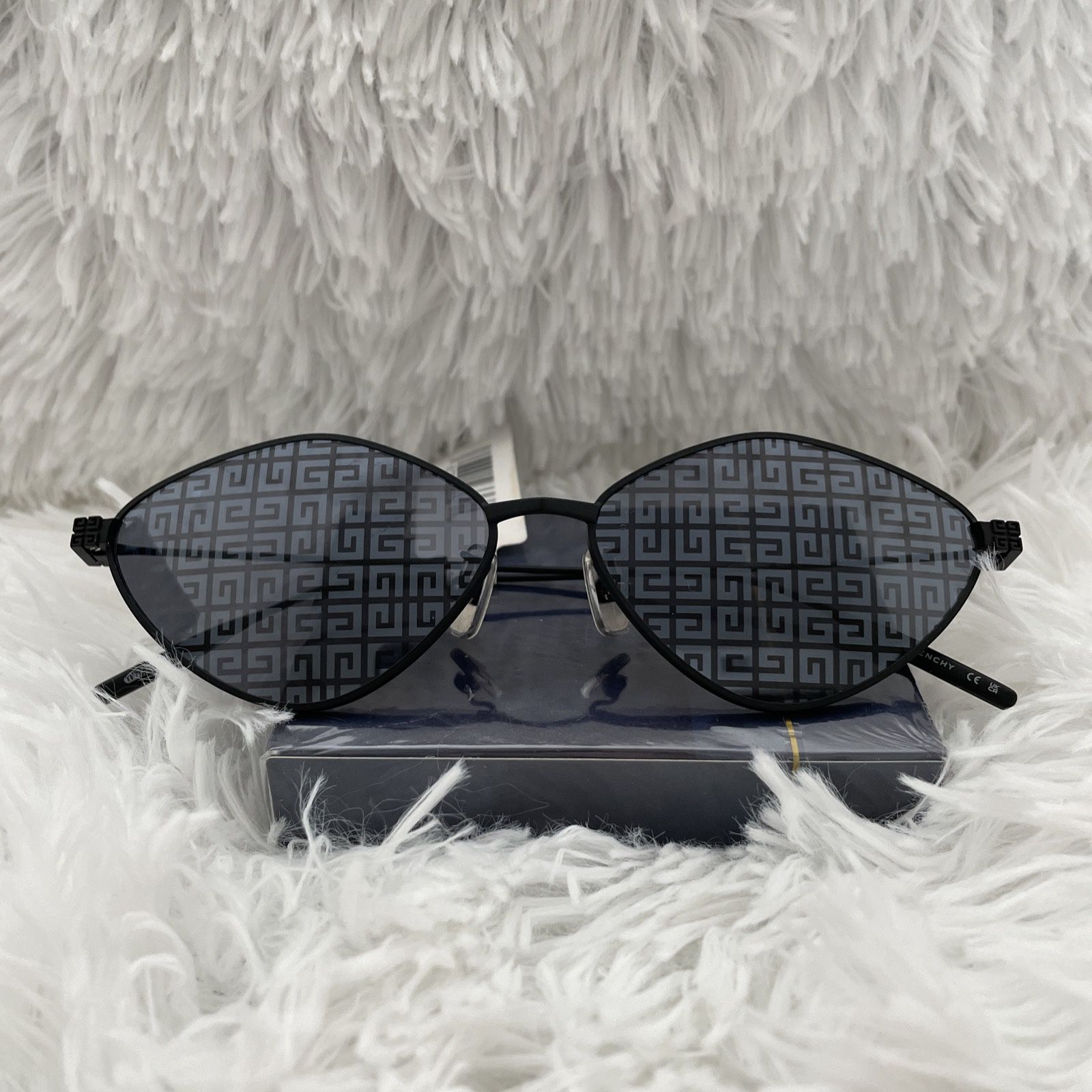 GIVENCHY Women's Sunglasses Black for Sale in Canoga Park, CA - OfferUp