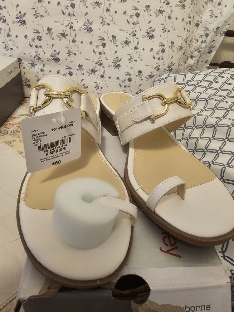 New womans size 9M Liz Claiborne white sandals