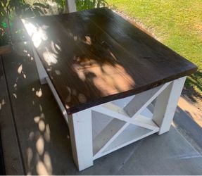 Coffee Table 39” Long 26.5” Wide 20.5” Tall