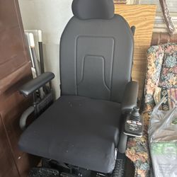 Brand New/Heavy-Duty Electric Wheelchair 