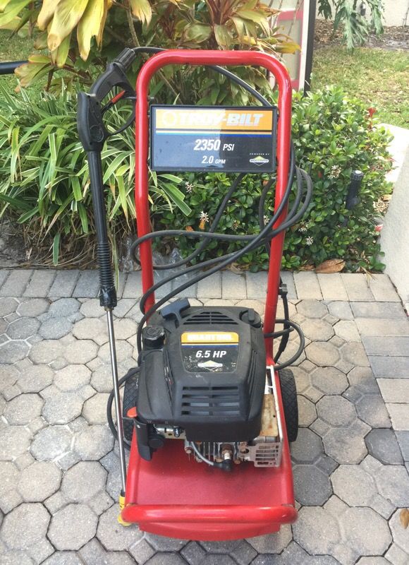 Troy Bilt 2350 psi 2.0 GPM quantum 6.5 HP Briggs & Stratton pressure Cleaner
