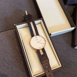 Daniel Wellington Watch in Matte Gold 