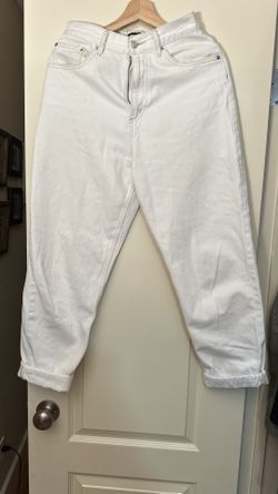 ASOS White Boyfriend Jeans. S/M size