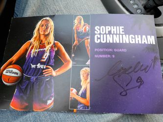 Sophie Cunningham signed photo