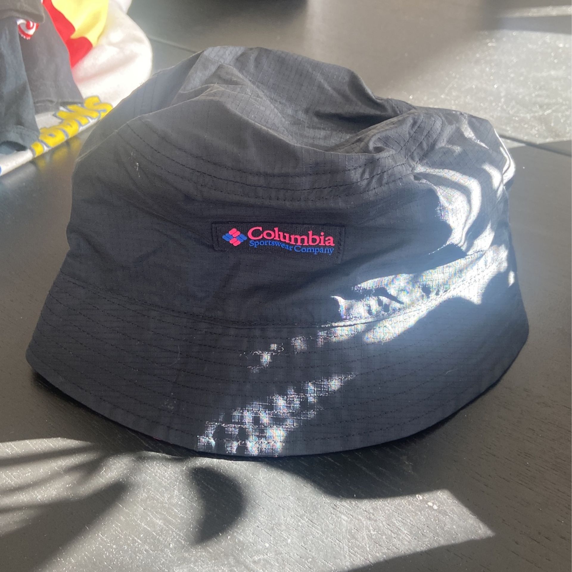 COLUMBIA bucket hat