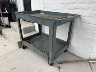 Quantum polymer rolling cart 550lbs 34x17x32”