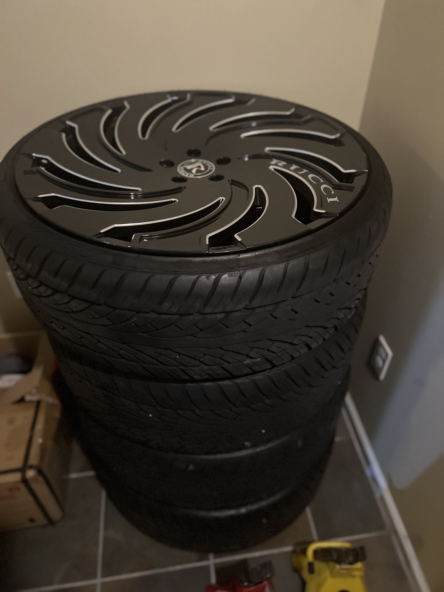 24s Rucci Black Label With Floating Caps 5/120