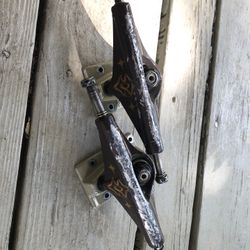 Venture Trucks skateboard