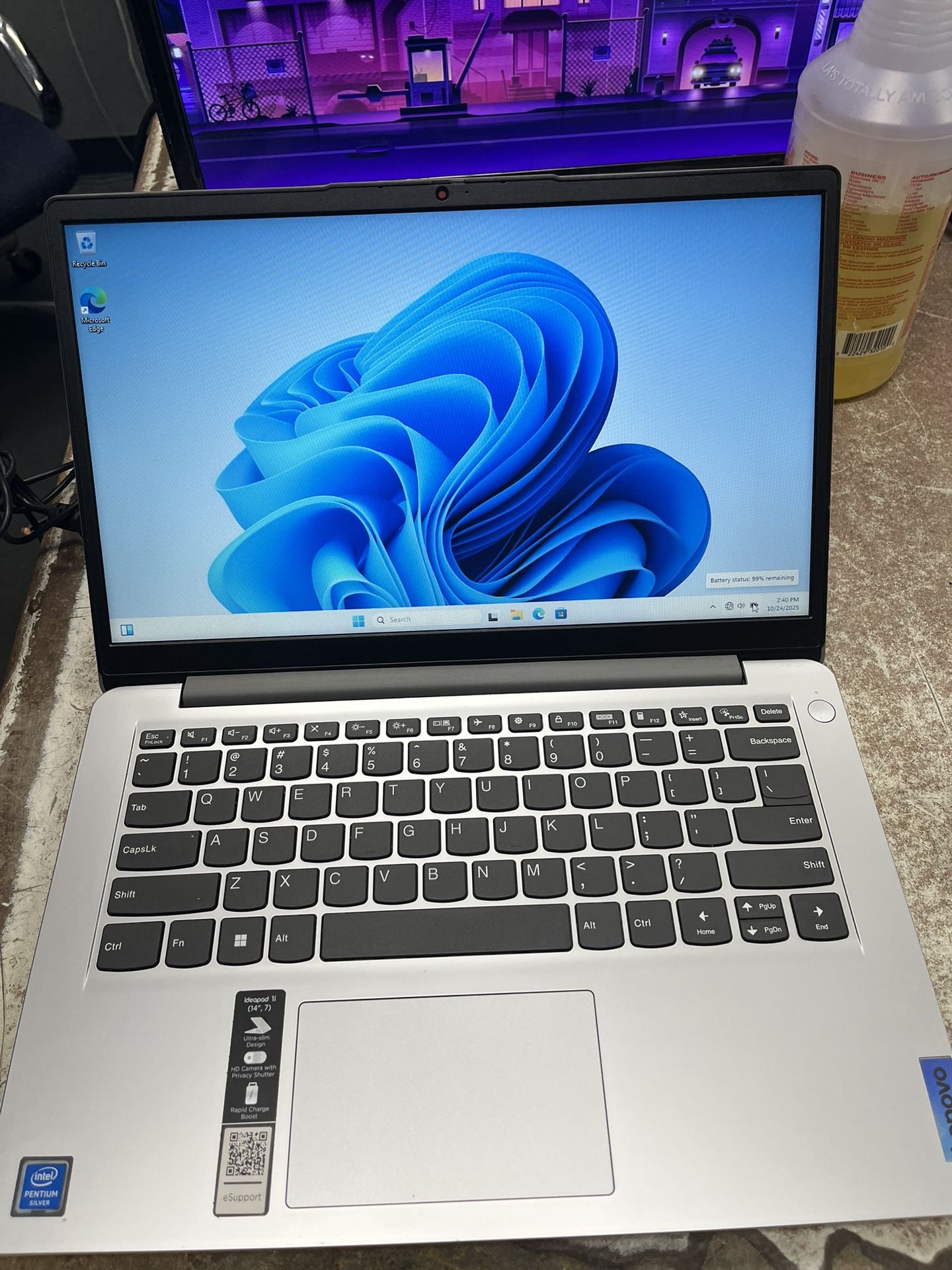 Lenovo Laptop (846877-1)