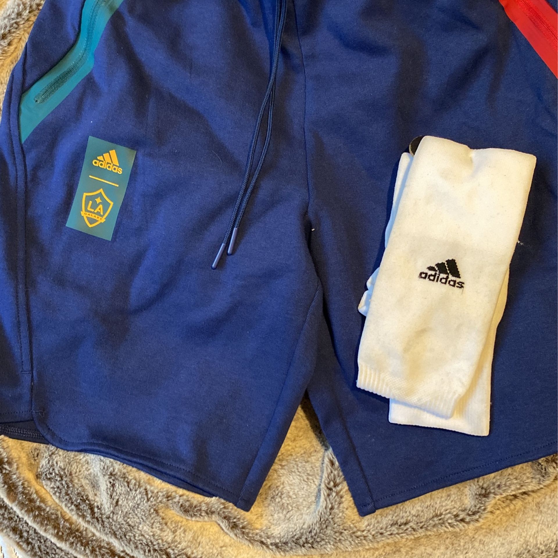 Men’s Adidas Galaxy Shorts Size Small & adidas Soccer Socks 