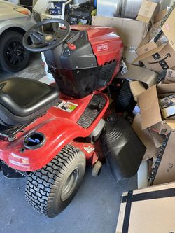 Craftsman Ducati Mower Tractor T2500 for Sale in Cape Coral FL