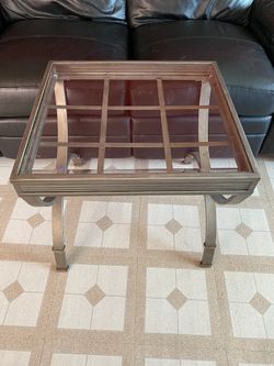 End glass table