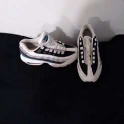 Nike Air Max Grate Condition Girls Size 5.5y