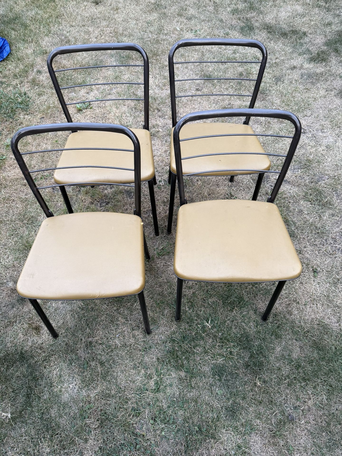 4 Folding Chairs
