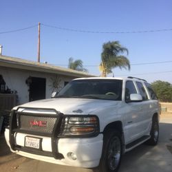 2002 GMC Yukon Denali