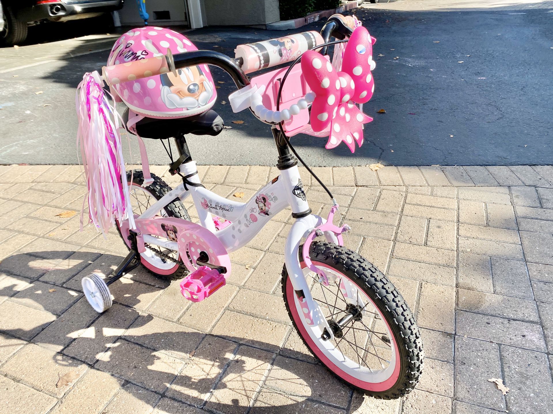 Minnie bike (with brakes) and helmet for kids