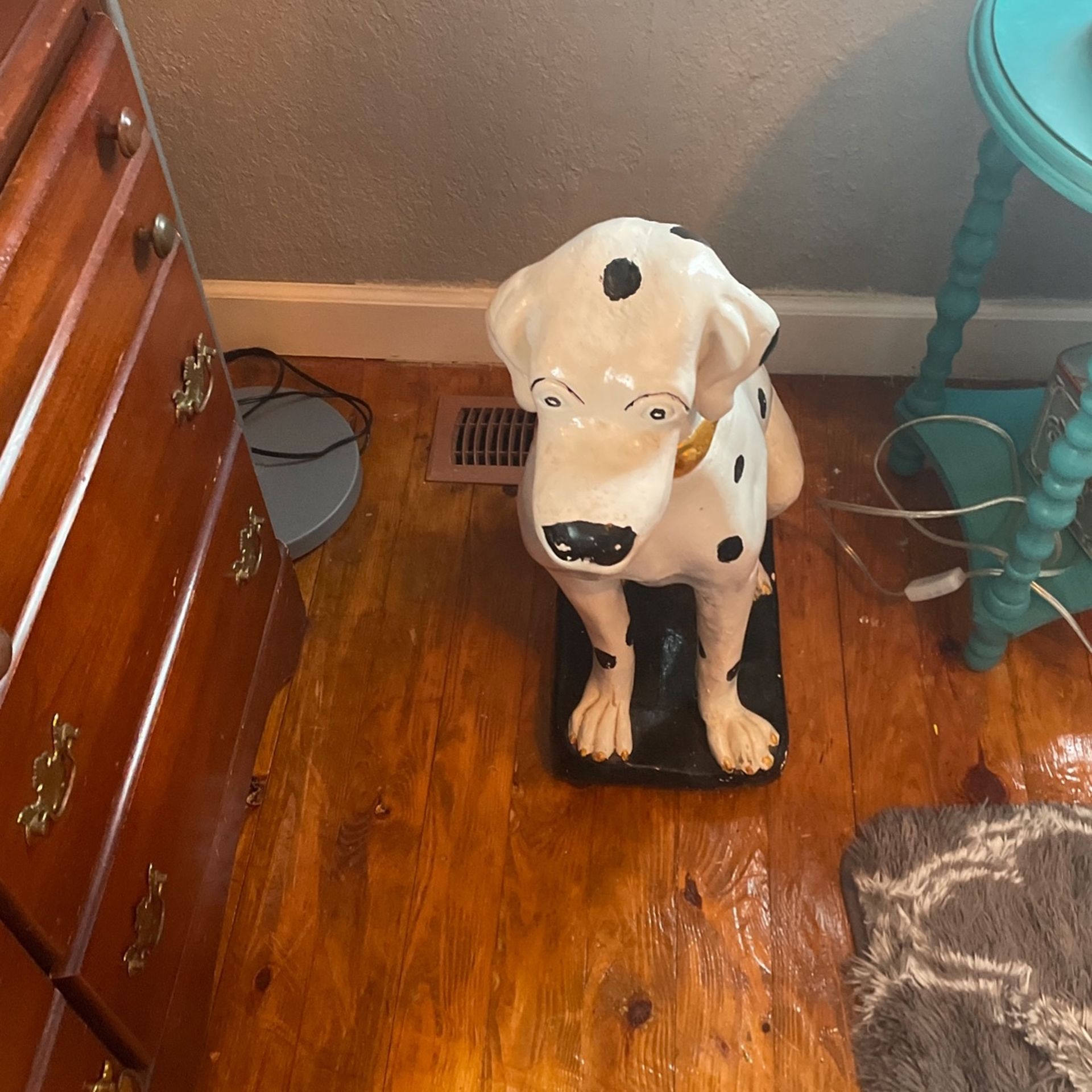 101 damnation Statue Dog