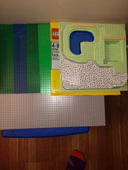 A bunch of LEGOS! (READ DESCRIPTION)