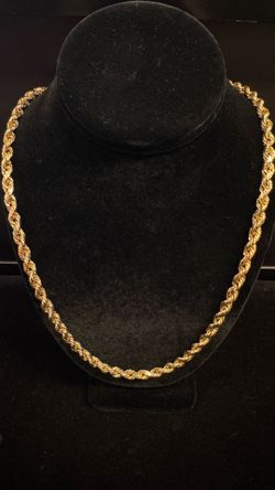 10K Gold Rope Necklace 5.5MM 28” Long 22.38 grms NO TRADES PICK UP IN TACOMA FIRM PRICE FIRM