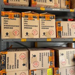 Lots of spiderman figures and more!!