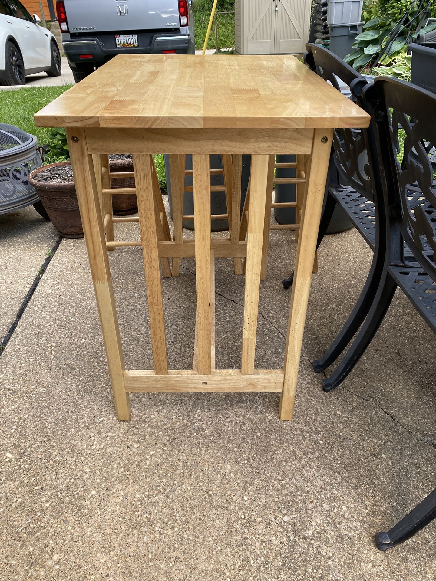 Oak Dining Bar/Kitchen Table With 3 Stools