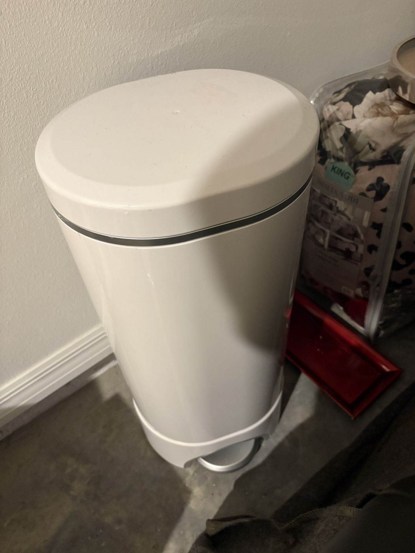 Munchkin® STEP™ Arm & Hammer Diaper Genie