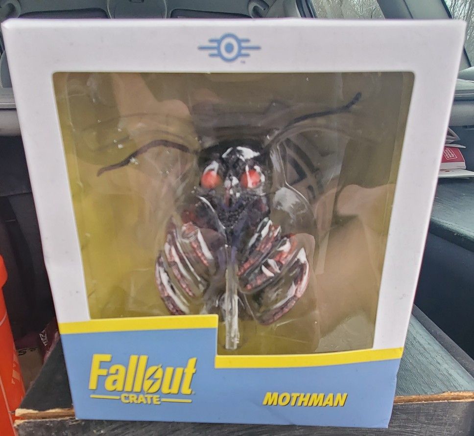 Fallout Crate Mothman フィギュア Fallout Crate Mothman フィギュア
