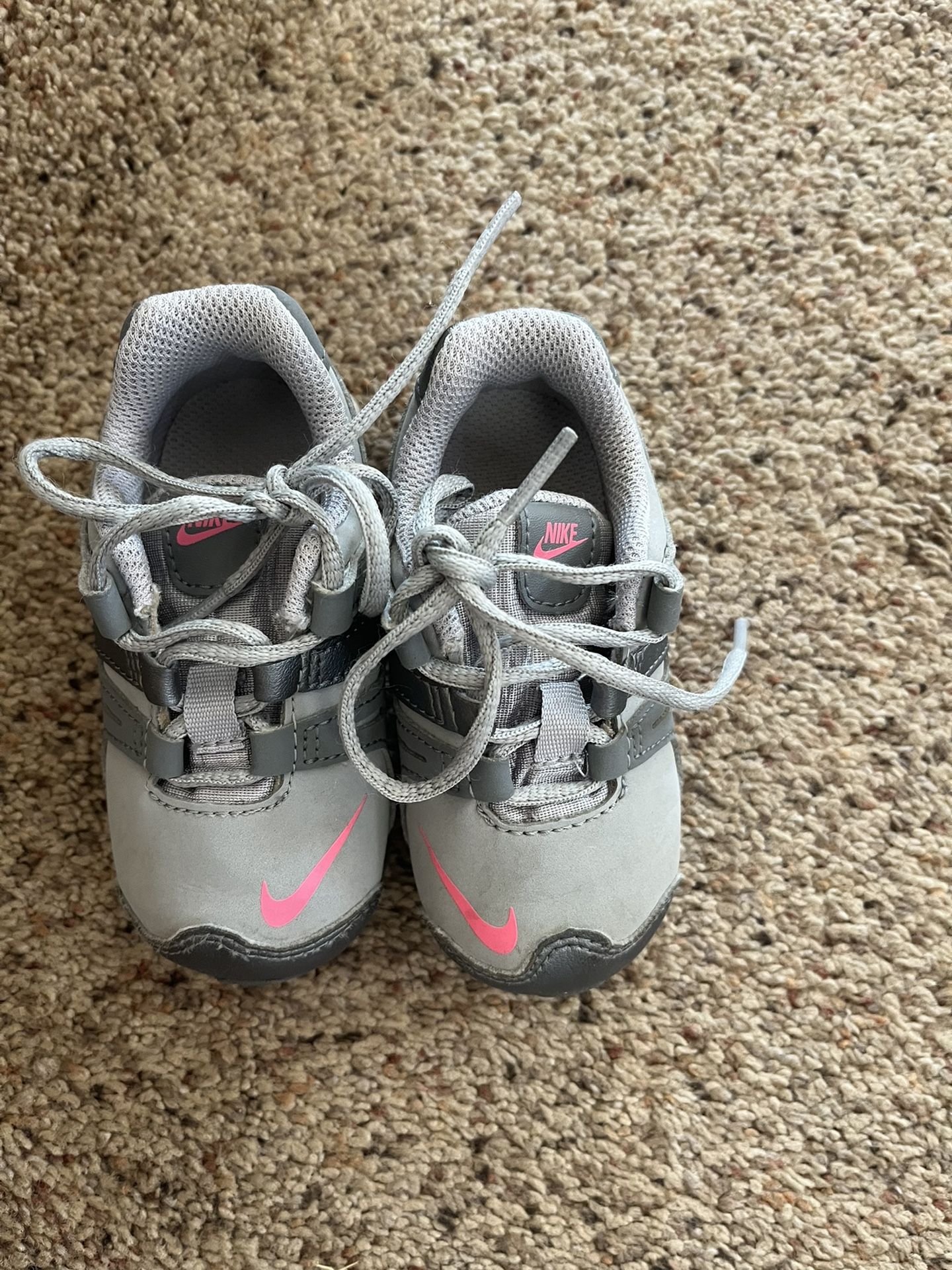Nike toddler shoes Size 5