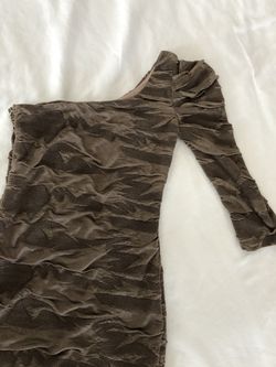 4 Dresses For $30-see Profile