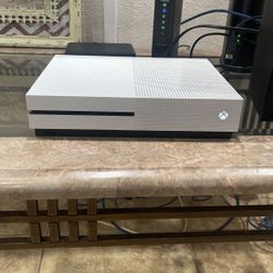 X Box One S .. 1 Terabyte 
