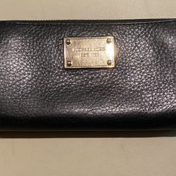 Michael Kors Black Leather Zipper Wallet – Great Condition, Coin Pouch, Clear ID Slot