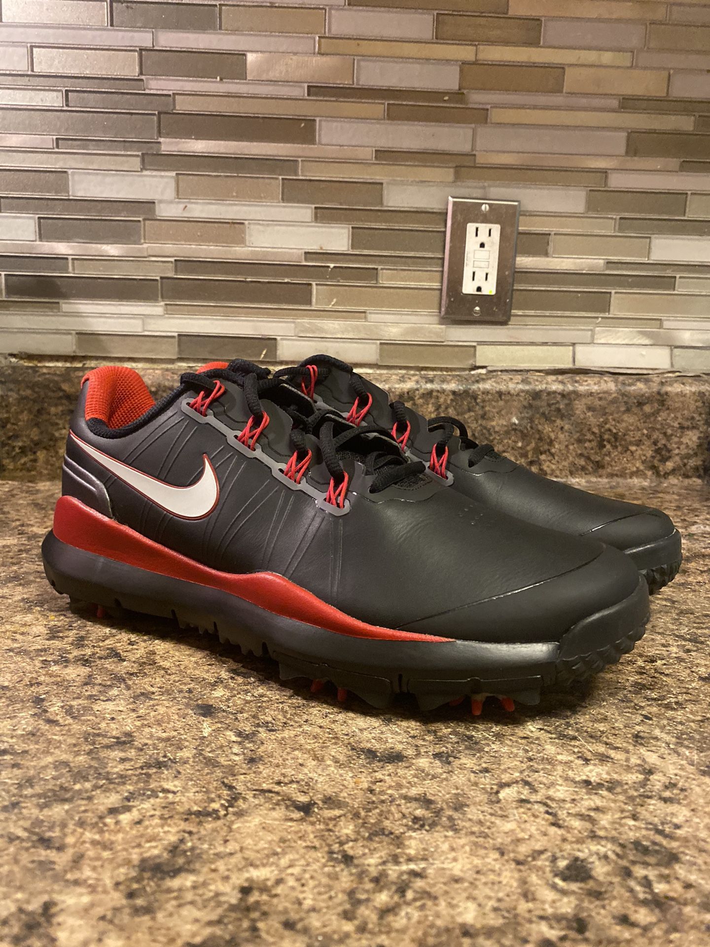 Nike Tiger Woods Golf Shoes Men’s Sz 10