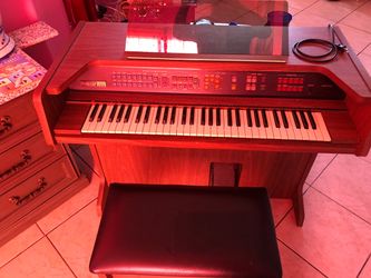 Lowrey Genie Organ