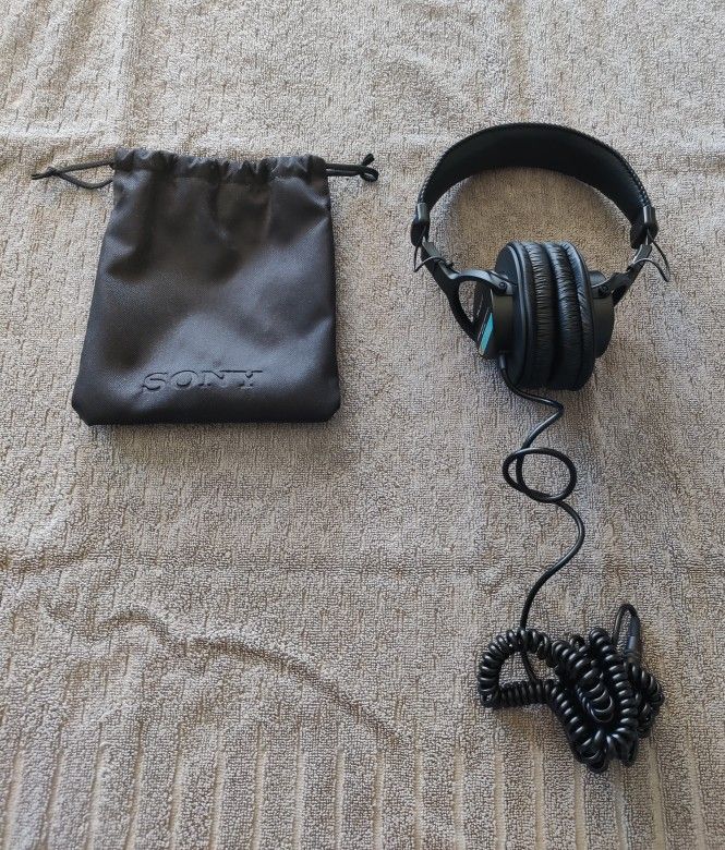 Wired Studio Headphones