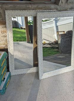 Wall mirror