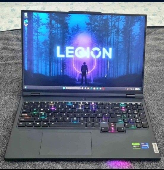Lenovo Legion Pro 7i RTX 4080 Gaming Laptop + Monitor + 2 Chargers