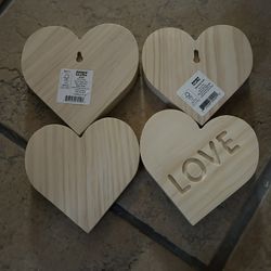 4 Mondo llama Wooden Heart Decor Set