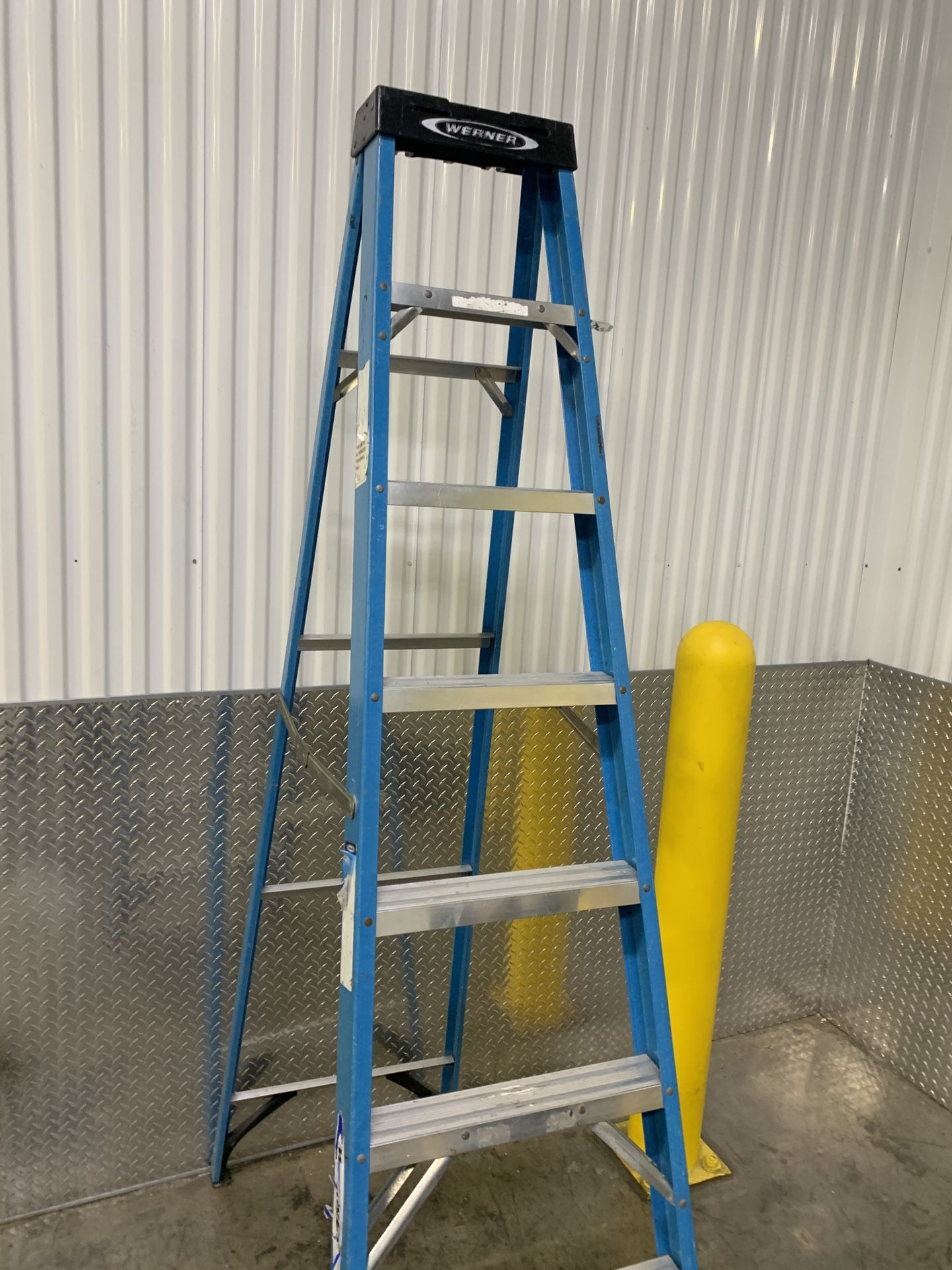 8 Foot Fiberglass Ladder 250lb Blue Werner Stepladder