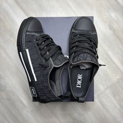Black Dior Sneakers 
