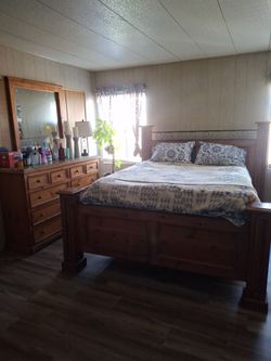 Bedroom set queen
